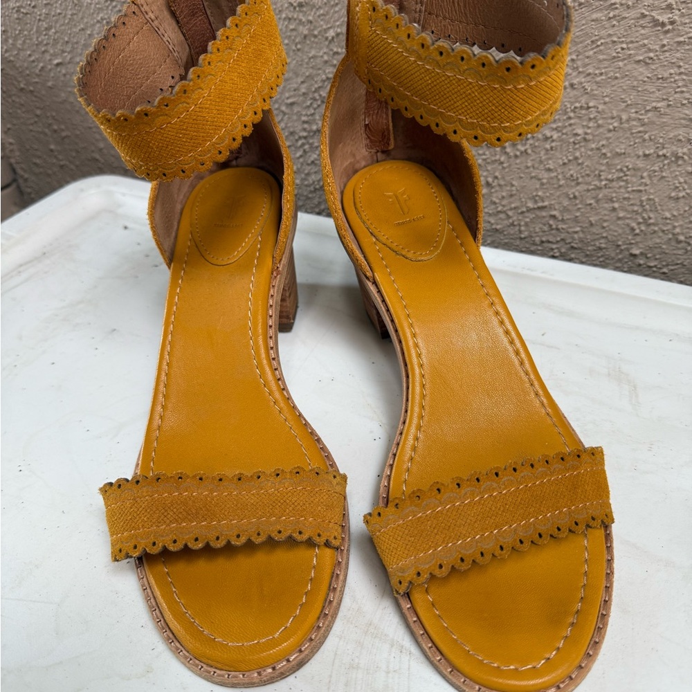 FRYE Brielle Mustard Suede Leather Women's Sandals